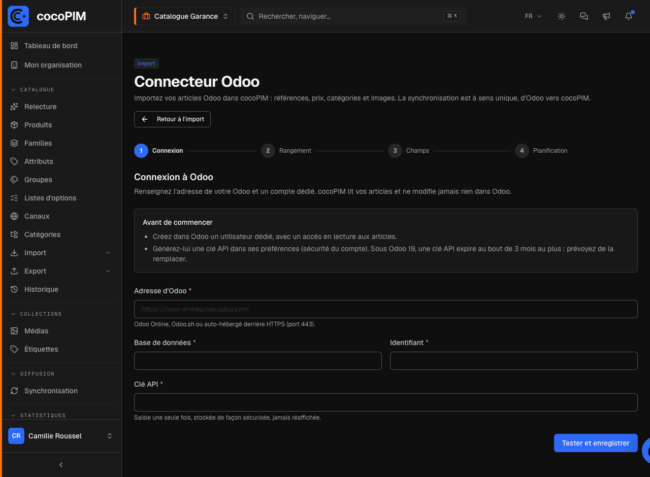 Assistant du connecteur Odoo, étape Connexion : adresse, base de données, identifiant et clé API