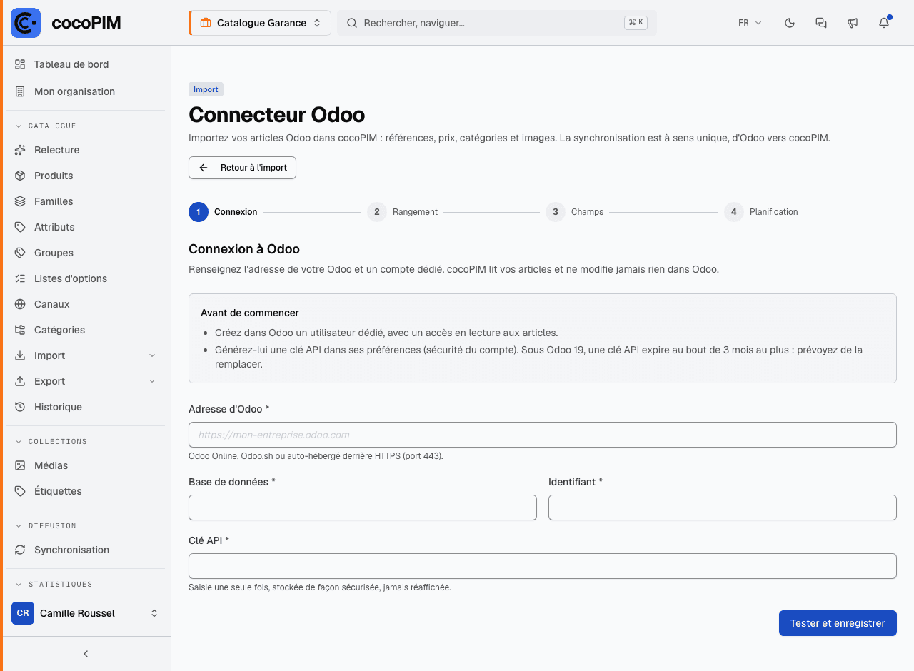 Assistant du connecteur Odoo, étape Connexion : adresse, base de données, identifiant et clé API