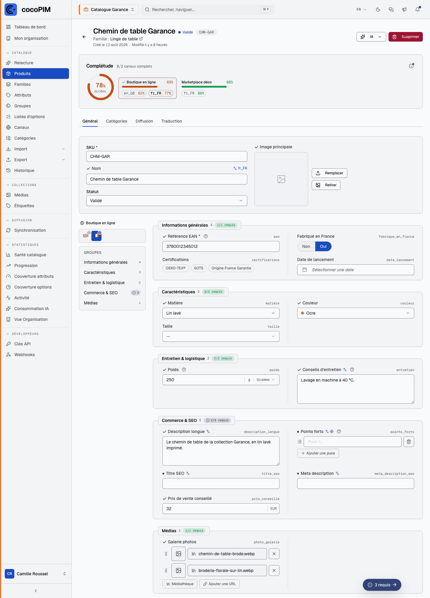 Fiche produit ouverte : groupes d'attributs, sélecteurs de langue et de canal, score de complétude